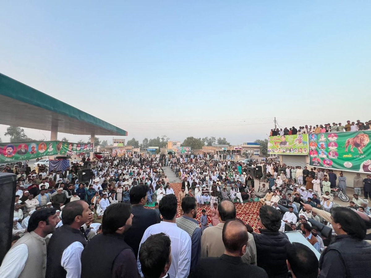 Arsalanismeail's tweet photo. Massive Crowd At Shadia🙌🔥🔥
#pp87 #sherr
@MaryamNSharif @Alihaidernoork1 https://t.co/VCZDmojw9s