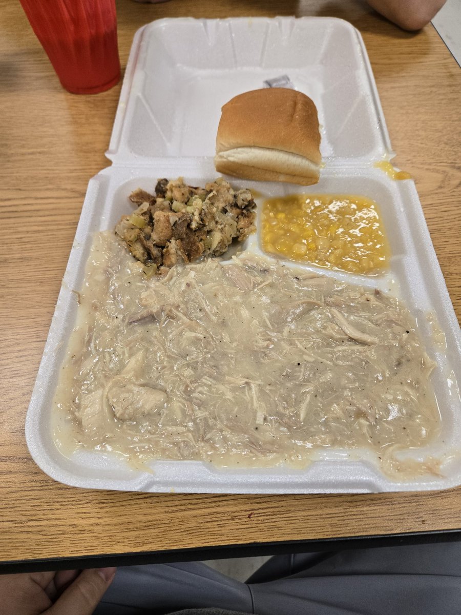 In search of the best Turkey Slop in Waterford, stopped at Brodys On Cass this week. The option to add stuffing was a great choice! This was some delicious Turkey Slop!!
#Waterford #TurkeySlop #Foodie #BrodysonCass #Turkey #Corn #Stuffing