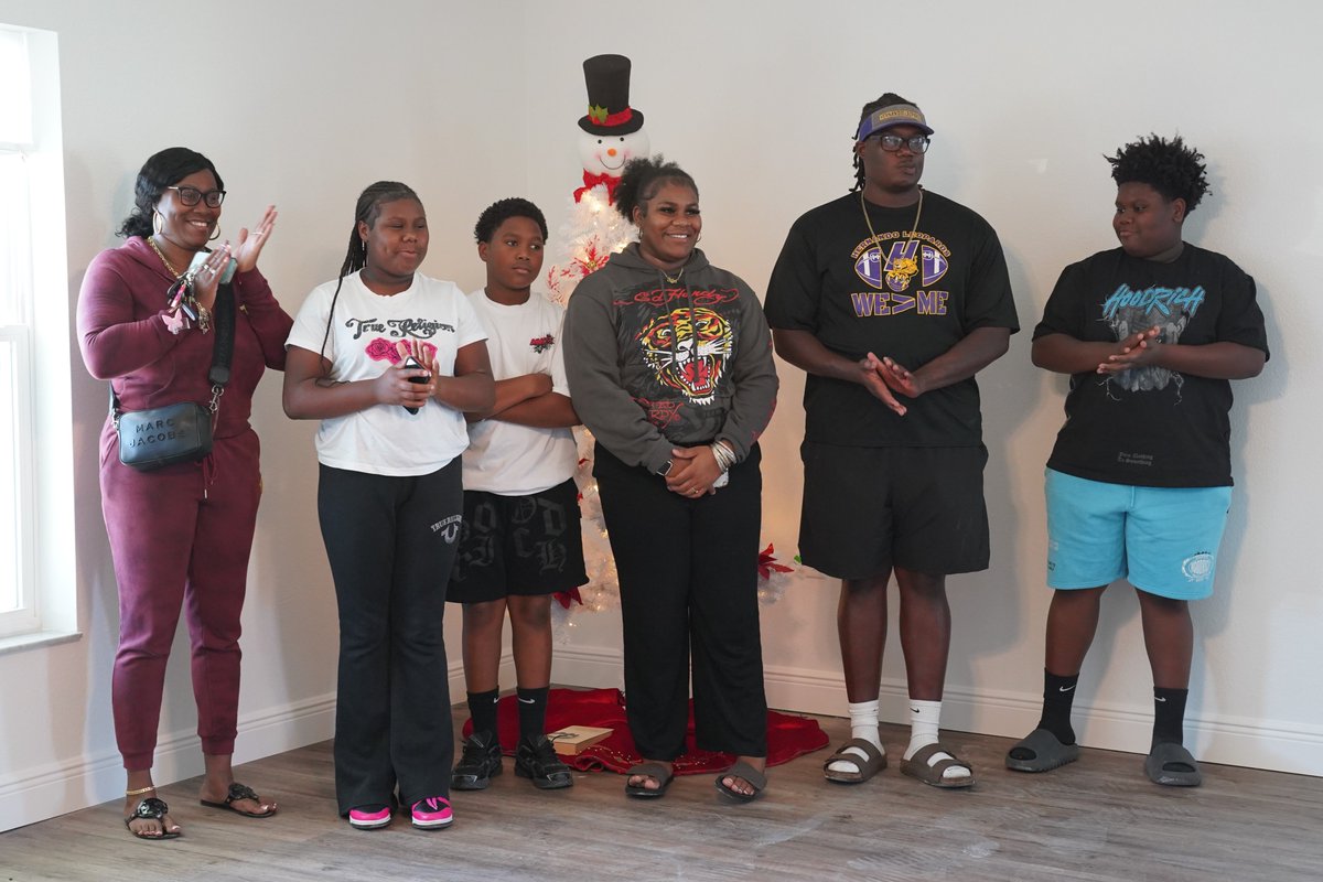 WRECCoop's tweet image. Home for the Holidays! 🎄✨

WREC proudly sponsored a new home for the Woods family through You Thrive in Hernando County! 

Today we celebrated their dedication, complete with a Christmas tree. 💙 Building generational wealth &amp;amp; stronger communities! #YouThriveFL #WREC

#wreccoop