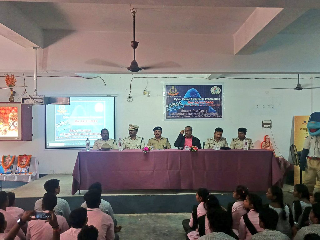 SP_BERHAMPUR's tweet image. Digapahandi PS &amp;amp; Bharat Institute of Engineering &amp;amp; Technology, Mohada join hands to spread cyber awareness! Students learned about cyber threats &amp;amp; digital security, gaining essential knowledge to stay safe online.

#CyberAwareness 
#DigitalSecurity 
#StaySafeOnline
