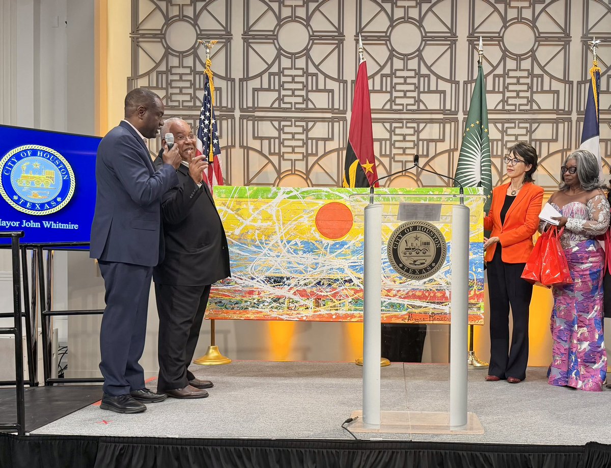 We proudly celebrated the 50th Anniversary of Angola’s Independence at Houston City Hall with Ambassador Agostinho Van-Dúnem &amp; Consul General Ana Paula do Nascimento.
Houston values its relationship with Angola &amp; our sister city Luanda.