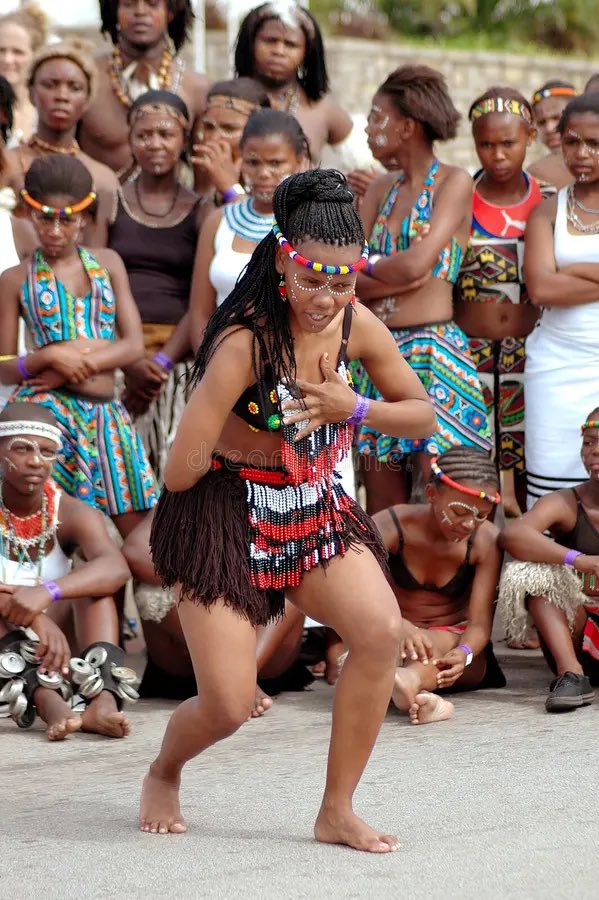 justinagdino's tweet image. Here we have an archaic hominid performing her Bantu Snap feeding ritual. It&apos;s to thank the white gods for bestowing them with food and riches they have never seen before and are incapable of making on their own. The female must shuck and jive or else the gods may take away next…