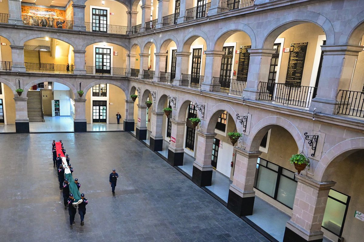 horacioduarteo's tweet image. En representación de la Gobernadora @delfinagomeza, quien hoy estuvo en #Texcoco para la entrega de trenes de pavimentación, presidí la Mesa de Paz, donde de manera permanente coordinamos acciones para el bienestar mexiquense. 
#ElPoderDeServir