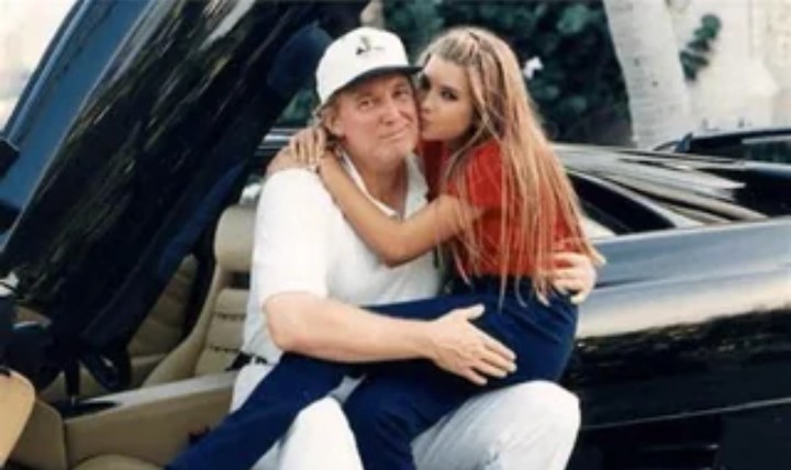 ¿Como un pedófilo como Donald Trump llegó a ser presidente de EEUU?