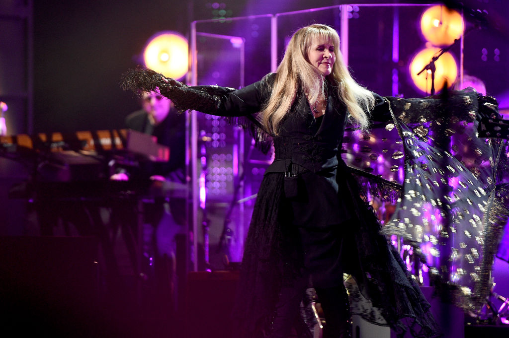 The Fairy Godmother of Rock: Five Artists Being Mentored By Stevie Nicks [WATCH]: bit.ly/43MOSgx 

#StevieNicks #TaylorSwift #HarryStyles #Haim #LanaDelRay #MileyCyrus #FleetwoodMac <a href="/StevieNicks/">Stevie Nicks</a>
