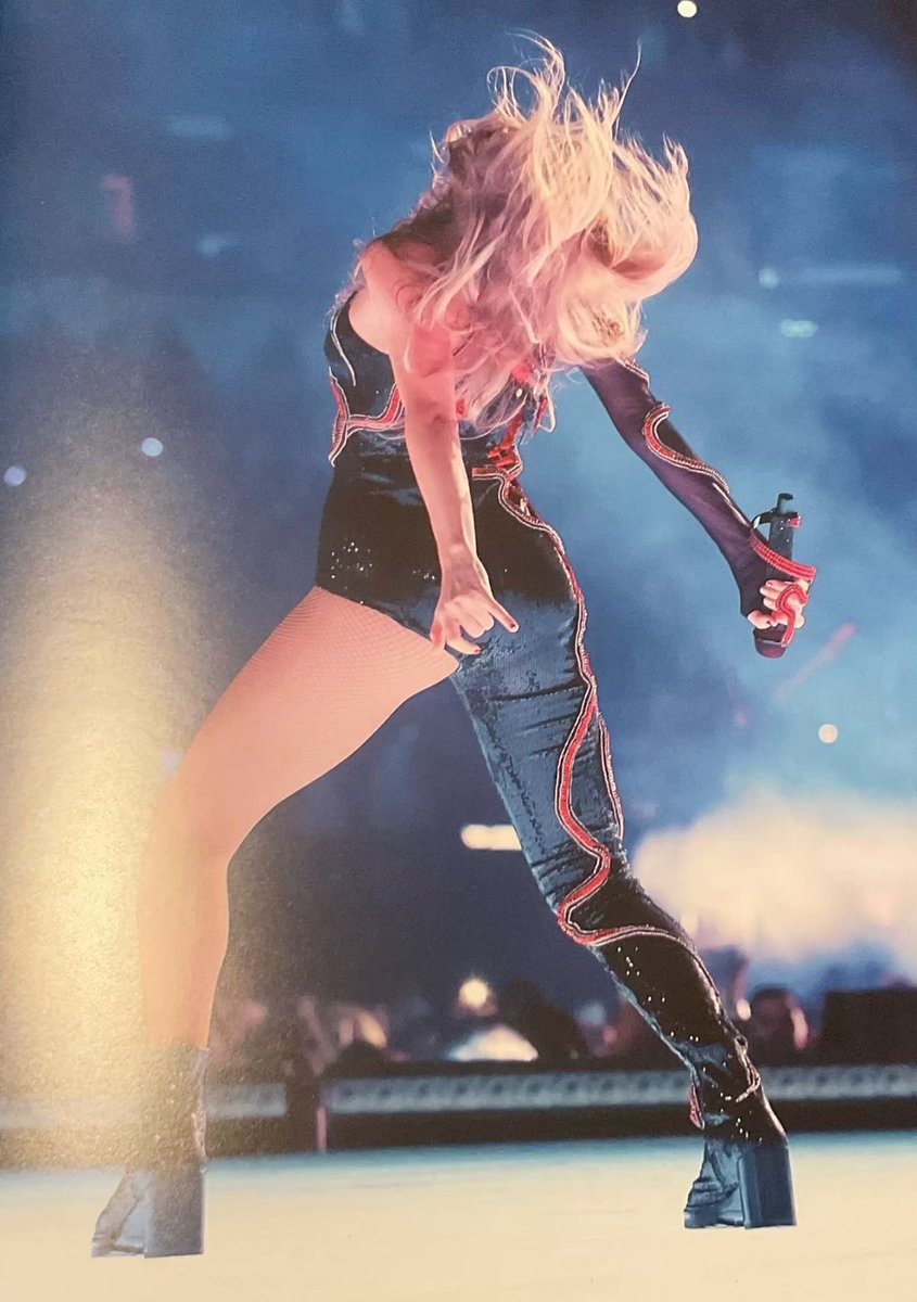 honeyliketaylor's tweet image. “You can’t hear a picture”

The picture