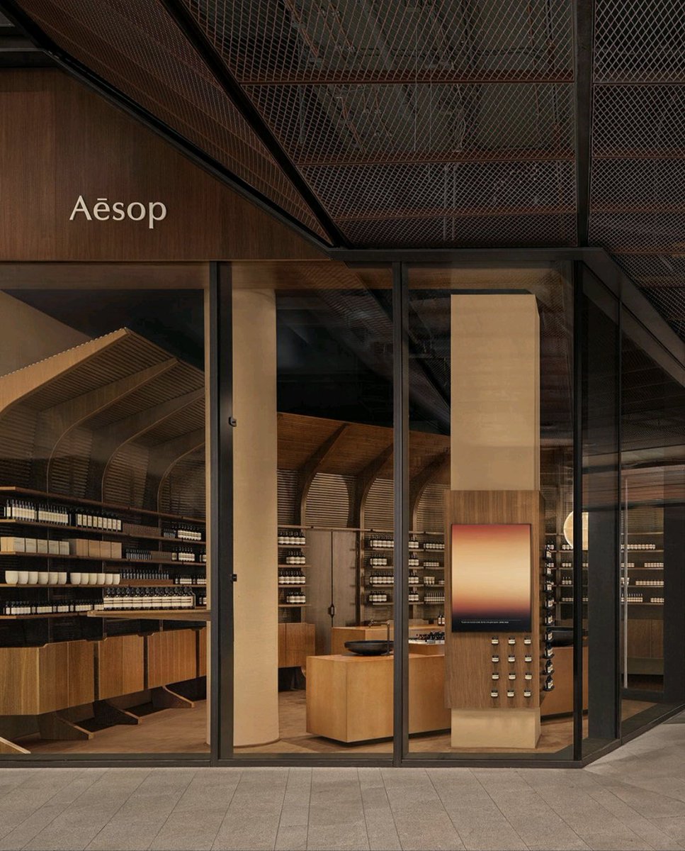 cppluxury's tweet image. AESOP opens new boutique in Hamburg at Westfield Hamburg-Überseequartier

#Aesop #Hamburg #WestfieldHamburg #luxurybeauty #luxuryfragrances #luxuryperfumes #luxury #fragrances #luxuryskincare #luxuryretail #luxuryboutique @aesopskincare