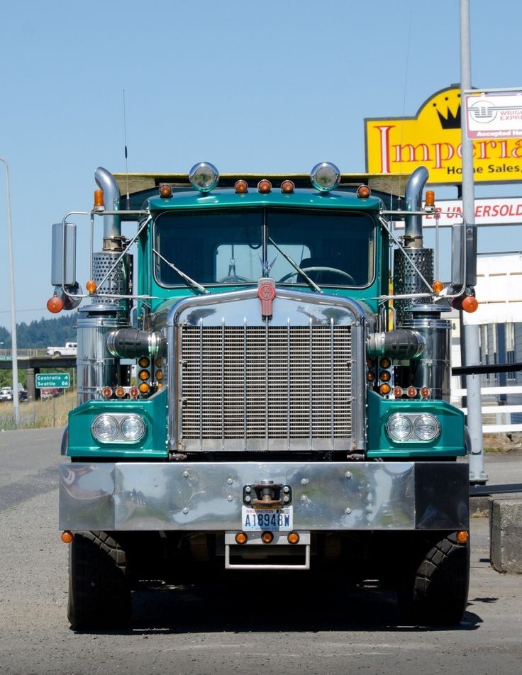 VK052007's tweet image. #FrontEndFriday Kenworth C500. ❤