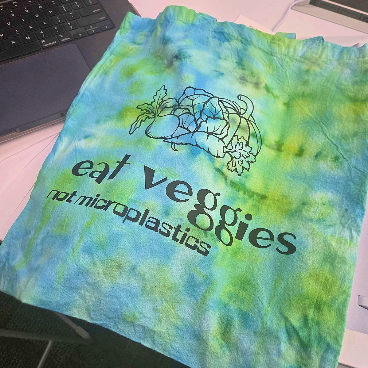 How cute are these tote bags! The Public Health Club made bags to sell at the German Market as a fundraiser 💛 

They used the Innovation Studio's iron-on vinyl with the Cricut and heat press for the graphics and tie-dyed the bags themselves! 

#UCOLibrary #InnovationStudio