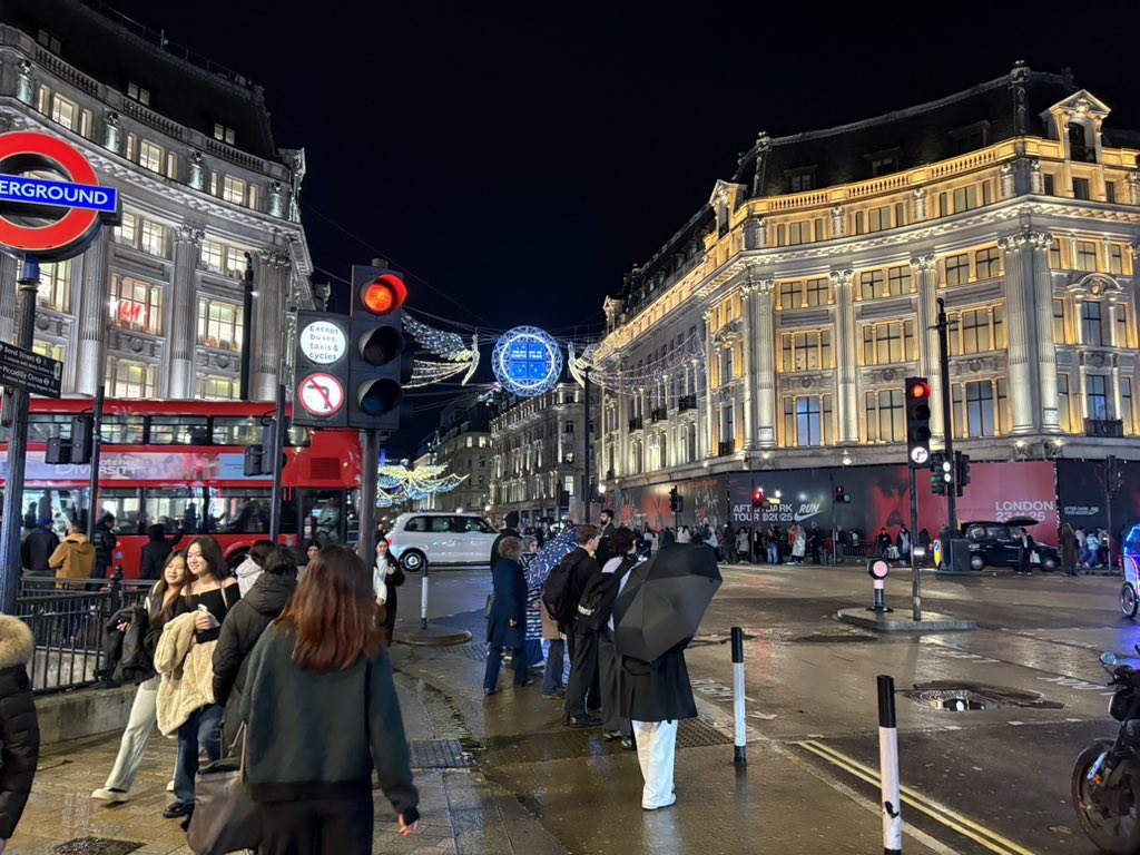 devadam88's tweet image. London Christmas times 🎅