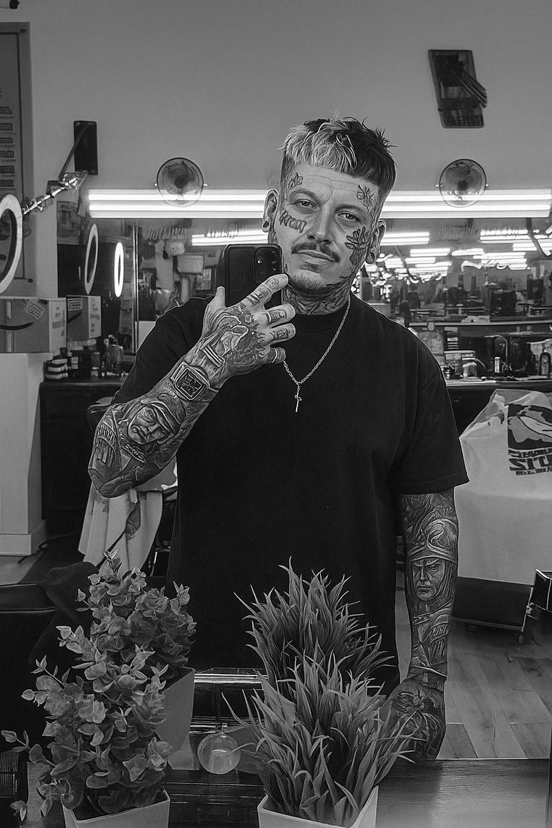 adhdpaul's tweet image. Live From the barbershop adhdpaul.com