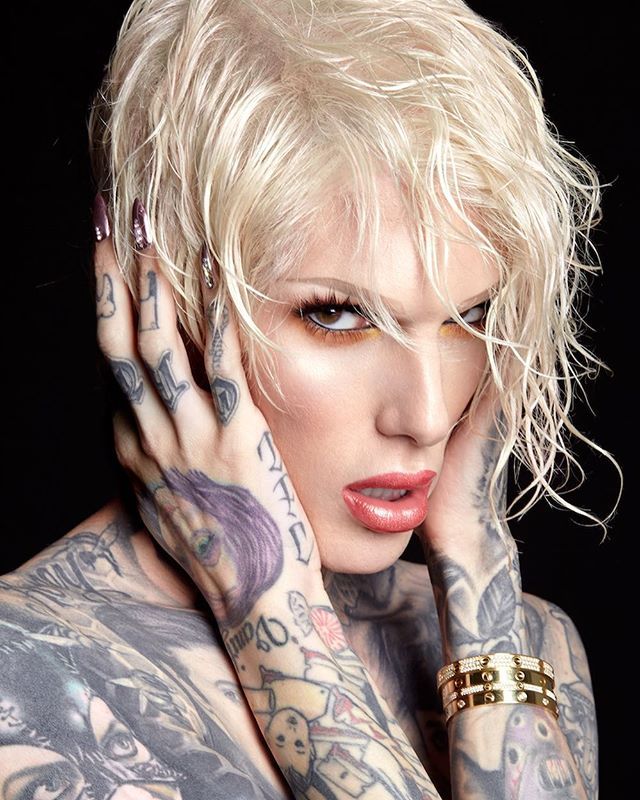 PartDoggo's tweet image. GRAMMY NOMINATIONS:
TAYLOR SWIFT             LUCKY
58                                            0