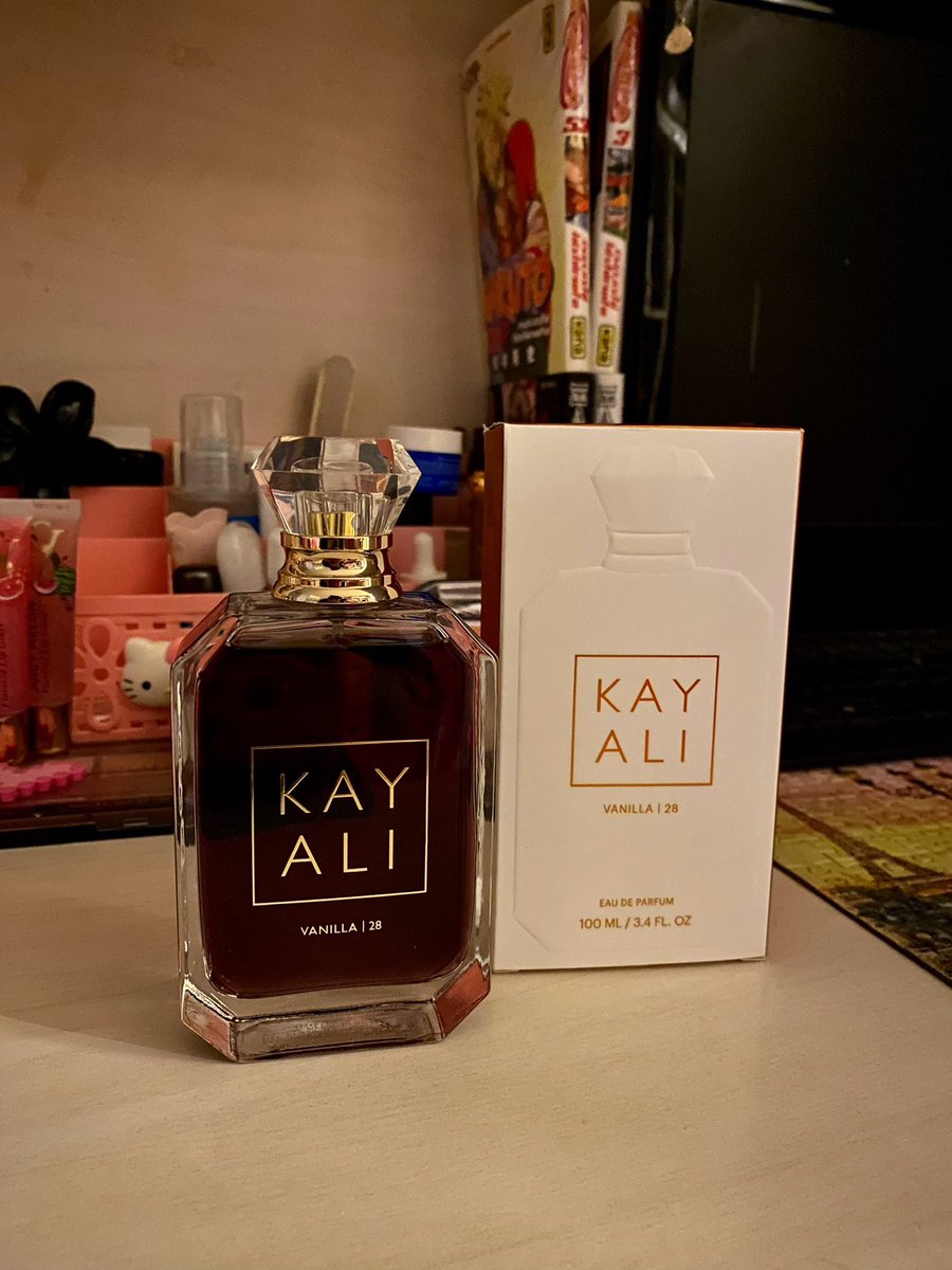 alqamaray's tweet image. je suis heureuse