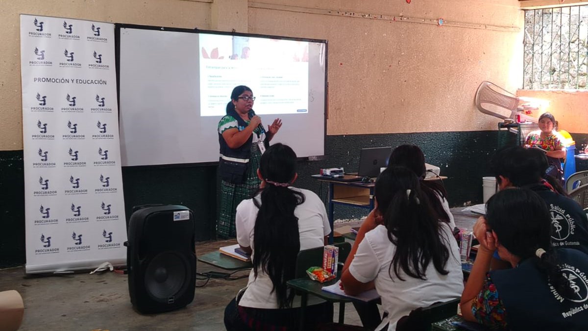 📚#EducaciónEnDDHH
📍#Sololá
La Auxiliatura de Santiago Atitlán de la <a href="/PDHgt/">PDH Guatemala</a> desarrolla diversas actividades orientadas al fortalecimiento de capacidades y la promoción de los #DerechosHumanos en el municipio de San Lucas Tolimán y la Aldea Xejuyup, Nahualá. Entre los temas