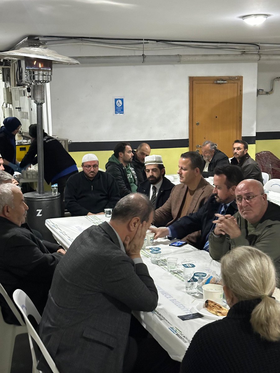 Gürcistan’da düşen askeri uçağımızda Şehit olan kahramanlarımızdan Pilot Yarbay Gökhan Korkmaz’ın acılı ailesine Başkan Vekillerimiz Ahmet Şekerli ve Akın Bayram, taziye ziyaretinde bulundu. 

Milletimizin başı sağolsun. 🇹🇷