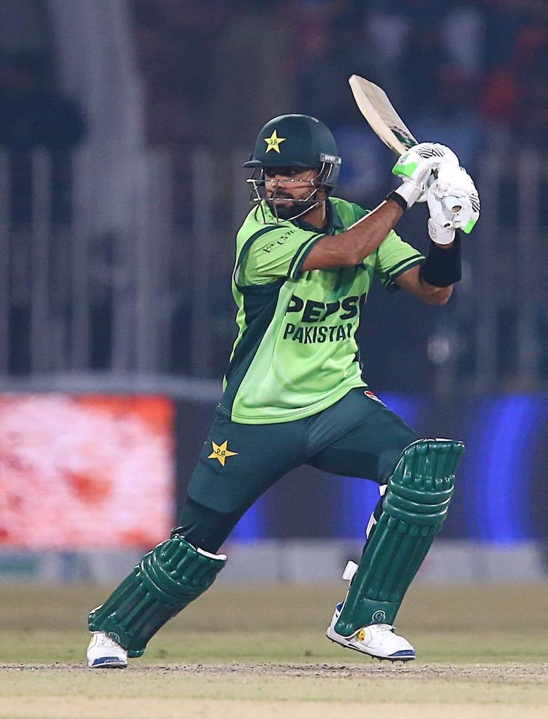 iRashidLatif68's tweet photo. Babar Marshals the Field 💚 https://t.co/znfY8gdylf