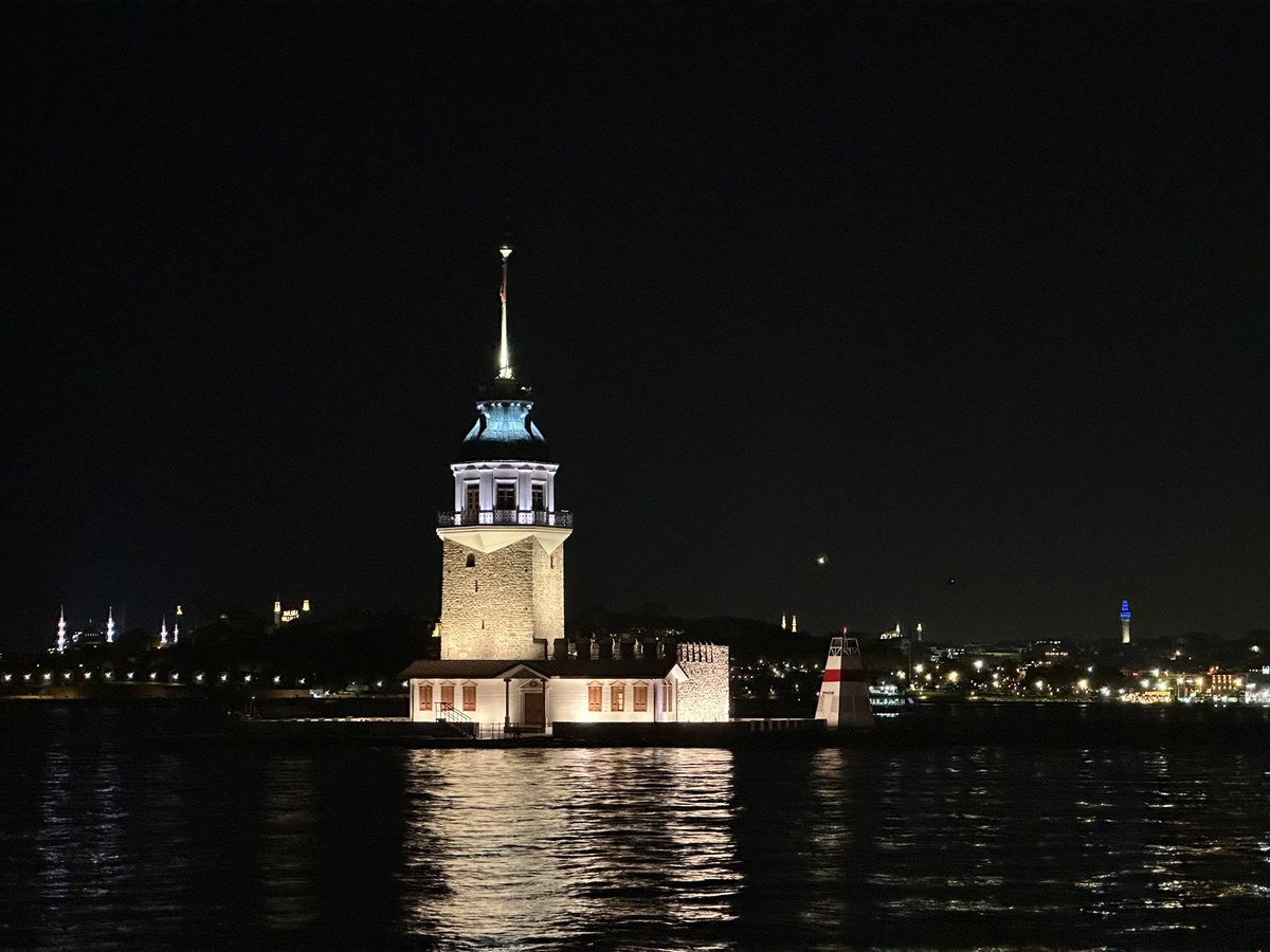 Her Dinin Dindarları Vardır Ve O RAHMETTİR..
Ve Her Dinin Bir De Dincileri Vardır Ki İşte O MUSİBETTİR..

Ülkenin Her Köşesi Bu MUSİBET Doludur..

O MUSİBETLER Ülkemize MUSALLAT Olmuş/ MUSALLAT Edilmiştir..

Bölükbaşılar, Gündüzler, Konakçılar, Cübbeliler Cübbesizler….