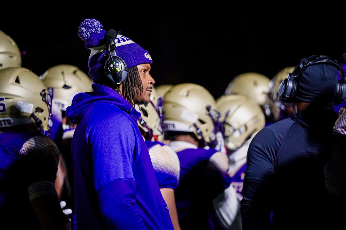 k6aines's tweet image. District championship tonight!💜 @CBCFootball #KEW #findyour2.