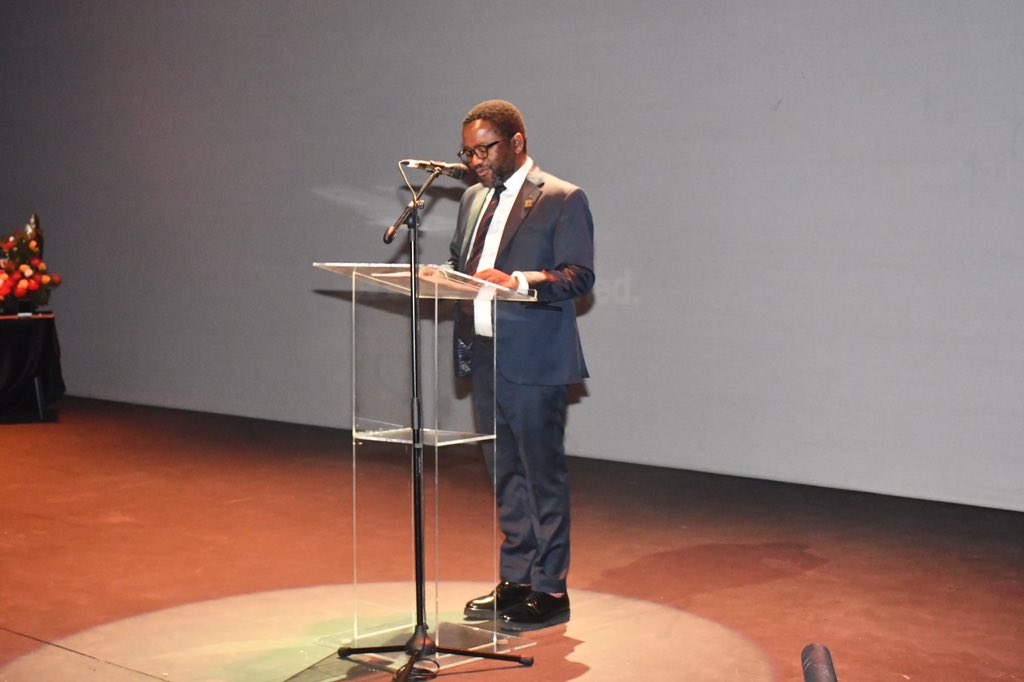 𝐔𝐉 𝐒𝐩𝐨𝐫𝐭 𝐆𝐚𝐥𝐚 𝟐𝟎𝟐𝟓

A warm and distinguished welcome graces the UJ Sport Gala as
Prof. Letlhokwa Mpedi, Vice-Chancellor and Principal,
and Prof. Bongani Ngqulunga, Senior Executive Director set the tone for an evening of excellence, pride and celebration. 🧡✨