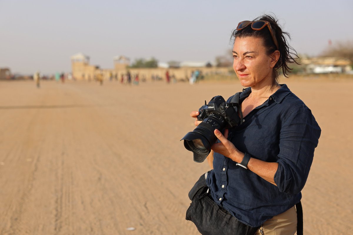 NiemanReports's tweet photo. 📸@lynseyaddario in ‘Love+War’: A War Photographer’s Life on the Front Lines and at Home

A new documentary captures Addario’s work as a photojournalist balancing conflict reporting and motherhood.

https://t.co/X3d00Jy4qJ https://t.co/CmlHAydLFc