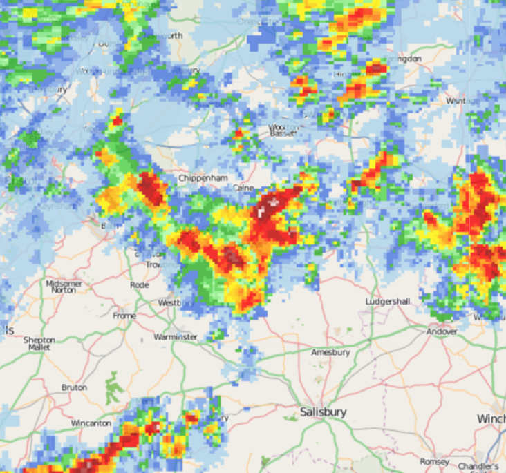 UK Thunderstorm Updates tweet media
