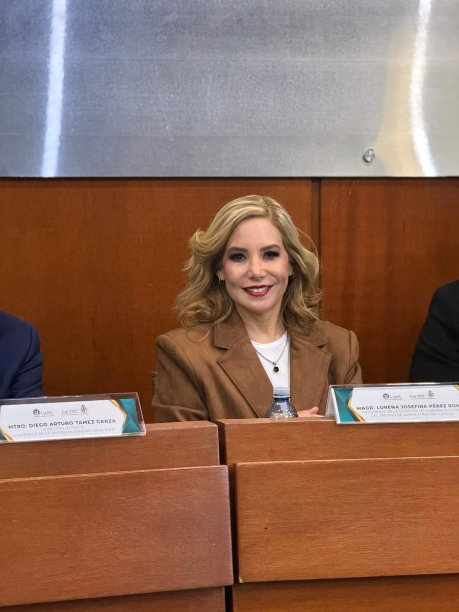 LRomo18's tweet image. ✨ Formalizamos una alianza académica con la @uanl para fortalecer la formación jurídica de la juventud neoleonesa. ✒️

Con este convenio impulsamos el diálogo, talento y construcción de conocimiento. 👩🏻‍⚖️🤝👨🏻‍⚖️
@SCJN @OAJ_Mex @tdjmex @TEPJF_informa
#NuevoPoderJudicial…