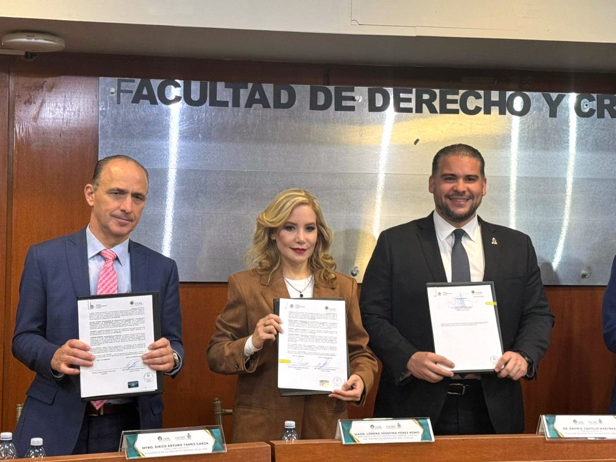 LRomo18's tweet image. ✨ Formalizamos una alianza académica con la @uanl para fortalecer la formación jurídica de la juventud neoleonesa. ✒️

Con este convenio impulsamos el diálogo, talento y construcción de conocimiento. 👩🏻‍⚖️🤝👨🏻‍⚖️
@SCJN @OAJ_Mex @tdjmex @TEPJF_informa
#NuevoPoderJudicial…