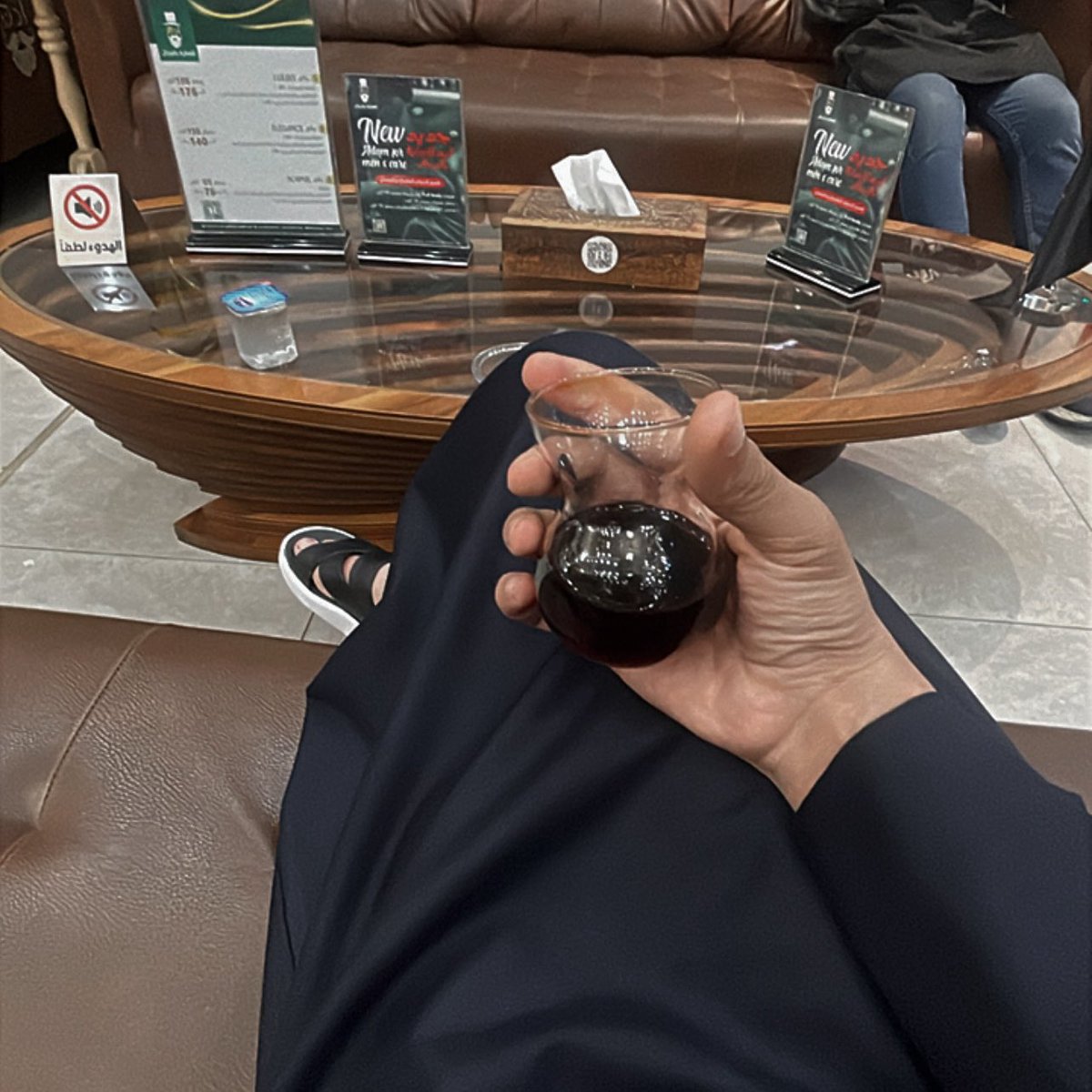 خارج السياق 

دشداشة نيلية بصراوي ولبس