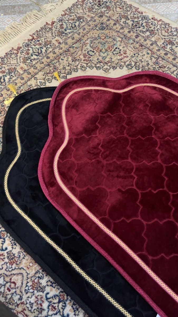 _rahinah's tweet image. Dome padded prayer mat available in 8 beautiful colours.

Price: 12,000 only 

If interested, call/whatsapp: 07019623354 

Nationwide delivery.