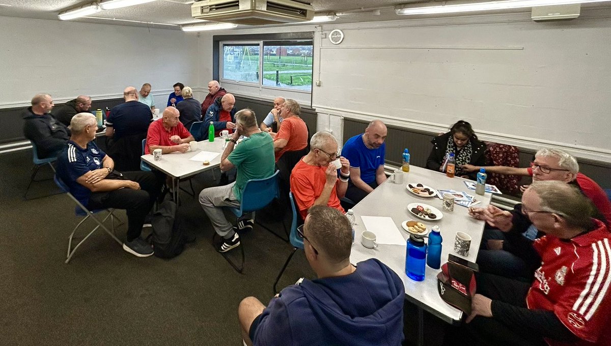 SBitC_CCFC's tweet image. HEALTH | Today we celebrate our 1 year anniversary of Walking Football in Nuneaton [in partnership with the Nuneaton &amp;amp; Bedworth PCN] 🥳⚽️

Growing from 8 participants on week 1️⃣ to over 4️⃣0️⃣ regular attendees; this free, weekly session has been hugely beneficial both mentally and…