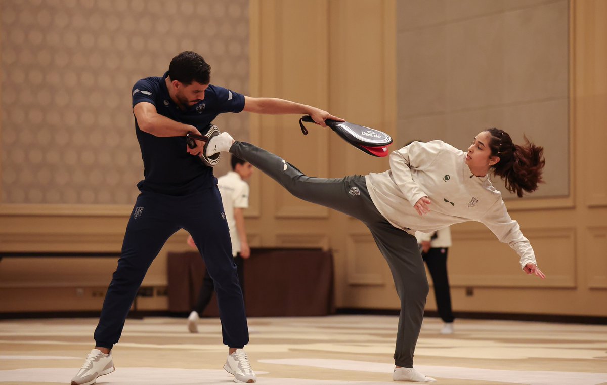 الاستعدادات انتهت 🥋
والمنافسات تبدأ الآن.

أنهى #مواهبنا_في_قطر مرانهم الأخير قبل المشاركة في بطولة قطر المفتوحة الخامسة للتايكوندو.

#أكاديمية_مهد | #أرض_الأبطال 🟣🟠