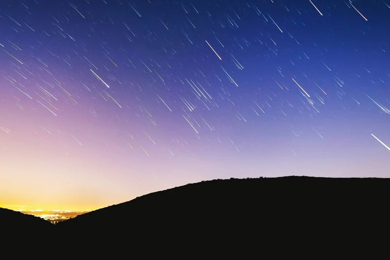 MarioNawfal's tweet photo. 🇲🇦 MOROCCO’S METEORITE MADNESS: SPACE ROCKS ARE THE NEW GOLD RUSH

Forget oil, forget gold, in Morocco, the real hustle is meteorites.

When a fireball crashes into the Moroccan desert, it suddenly turns into Mad Max with magnets, hundreds of locals, traders, and shepherds sprinting into the dunes chasing chunks of Mars and the Moon.

Why? Because one tiny piece can sell for more than your rent. A gram of Martian rock goes for $1,000, yes, per gram. Lunar stuff? $100 a gram. Eat your heart out, crypto bros.

Morocco’s laws are basically: finders keepers (as long as you register it). Meanwhile, other countries are still debating if rocks are real.

While fossil shop owners and desert hustlers strike gold, some unlucky hunters are still chasing tips from shepherds and hoping their magnet starts buzzing.

Meteorites: now officially more stable than your 401(k).

Source: Bloomberg