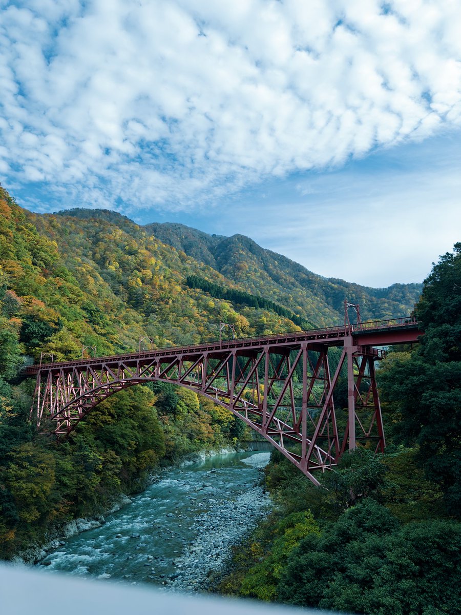 TeMPSTeRS's tweet image. 昨日は黒部峡谷に一日行ってきました
秋の色がとてもきれいで、自然が本当にすてきでした
忘れられない景色ばかり

#黒部峡谷 #黒部峡谷トロッコ電車 #富山 #紅葉 #日本旅行