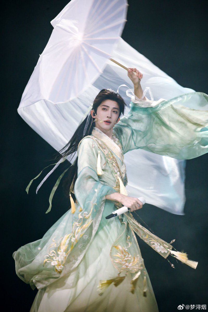 G_Charlie_Liuyu's tweet image. 20251108  Beautiful enough to make me speechless😭😭😭😭
Cr.梦浔烟

#LiuYu #刘宇 #リュウユ
#리우위 #หลิวอวี่ #LưuVũ