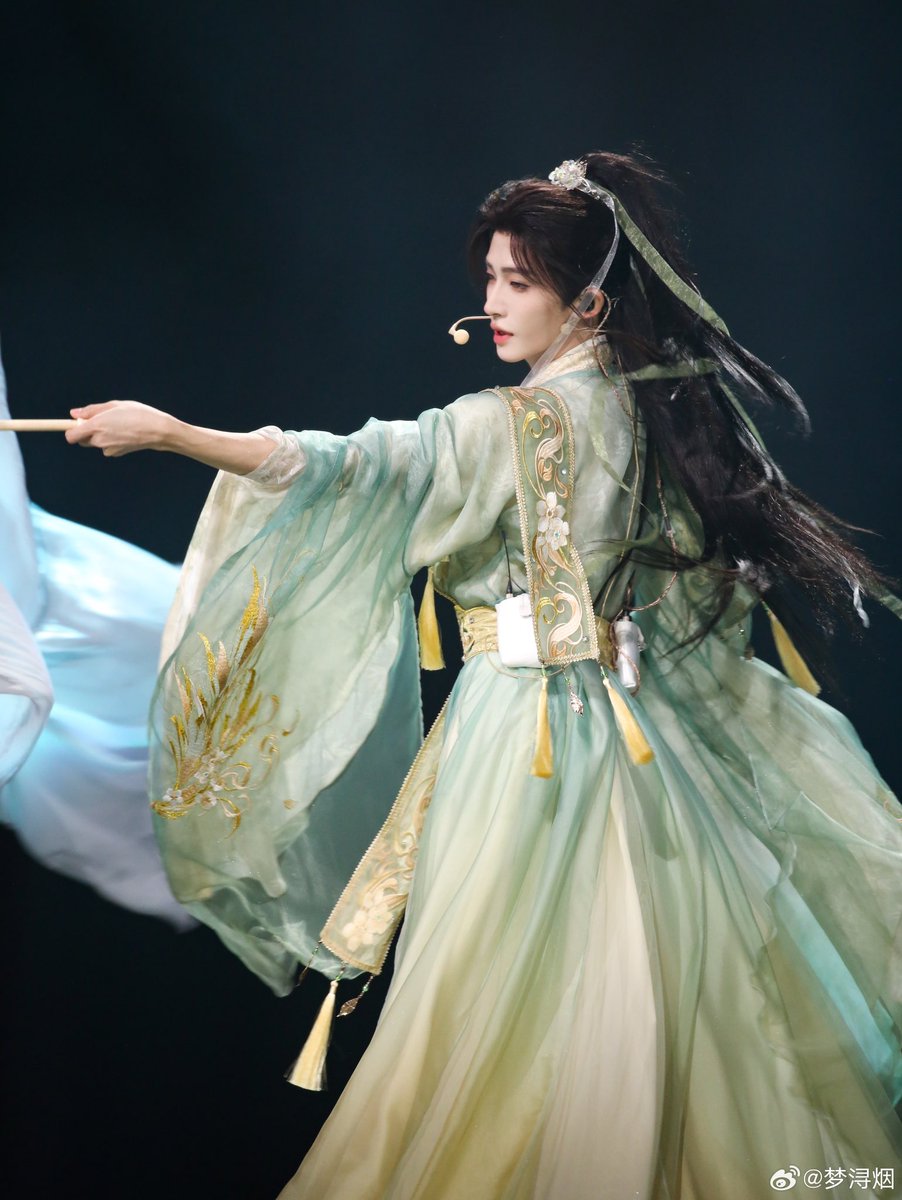 G_Charlie_Liuyu's tweet image. 20251108  Beautiful enough to make me speechless😭😭😭😭
Cr.梦浔烟

#LiuYu #刘宇 #リュウユ
#리우위 #หลิวอวี่ #LưuVũ