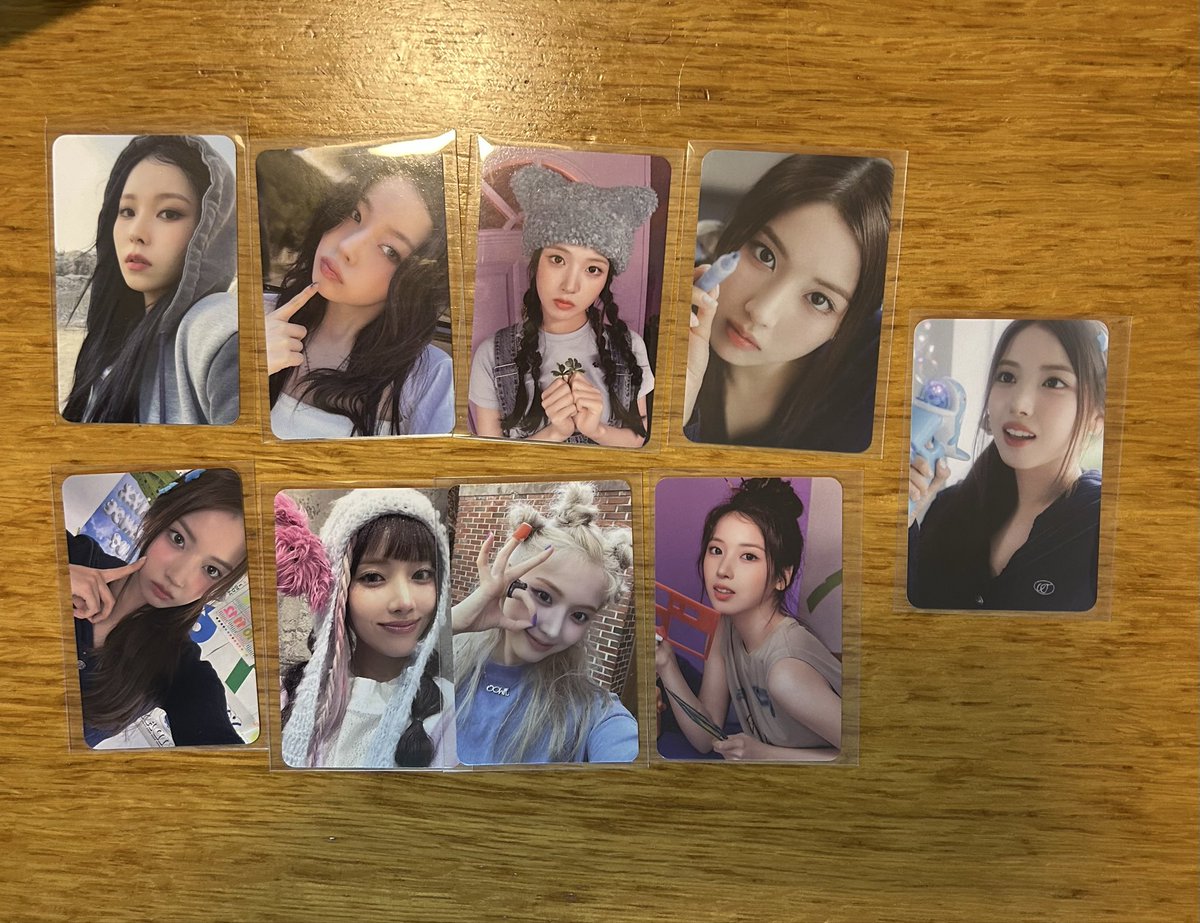 誰かNMIXXのトレカ買い取ってくれませんか？？ ペン卒したけどグッズが