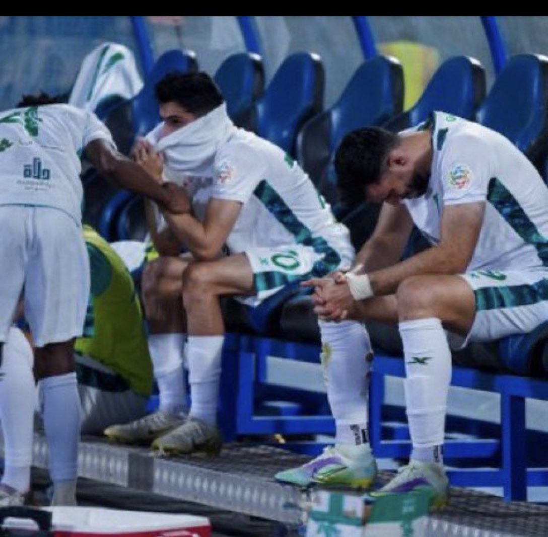 اخخخخ كيف بنام بعد التغريدة