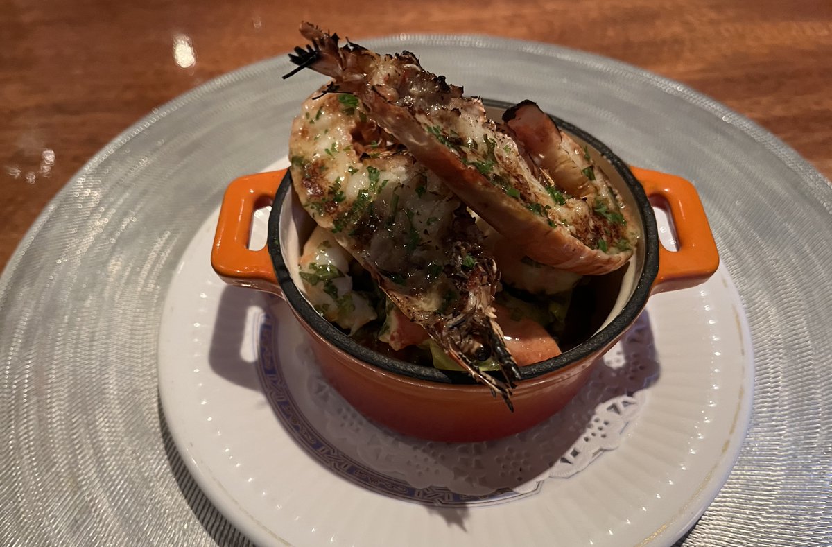 MichelinGuideUK's tweet image. Signature pot-au-feu of Loch Bay langoustines @lochbayskye 

#MICHELINStar #IsleOfSkye 

guide.michelin.com/gb/en/highland…