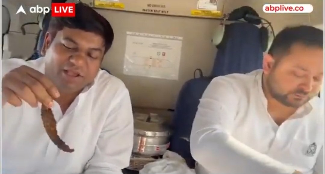 KNSingh2's tweet image. पापी का सर्वनाश हो गया  माँ  दुर्गा के आगमन जब नवरात्रि में हुआ तो, ये दोनों नेता का मछली खा रहे थे हिंदू को चिढ़ाने के लिए ,और रोहिल्ला ,बांग्लादेशी को खुश करने के लिए