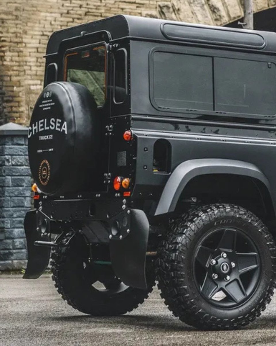ChelseaTruckCo's tweet image. For Sale: Land Rover Defender (1991–2016) – Mondial Retro Light Alloy Wheels
Price: £2,400.00

- Front Wheel Size: 9 x 20
- Rear Wheel Size: 9 x 20
- Bolt Pattern: 5 x 165.1

See more: chelseatruckcompany.com/collections/la…

#ChelseaTruckCo #LandRover #Defender #AlloyWheels #RetroDesign