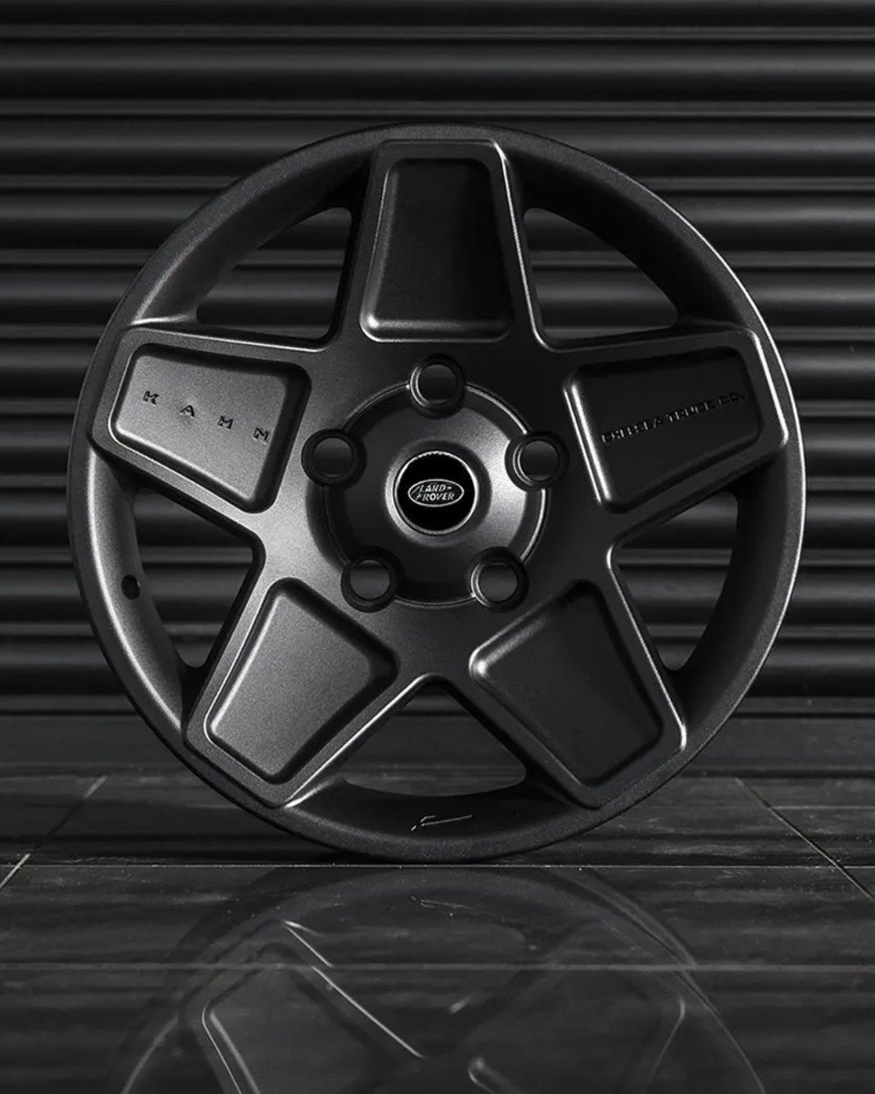 ChelseaTruckCo's tweet image. For Sale: Land Rover Defender (1991–2016) – Mondial Retro Light Alloy Wheels
Price: £2,400.00

- Front Wheel Size: 9 x 20
- Rear Wheel Size: 9 x 20
- Bolt Pattern: 5 x 165.1

See more: chelseatruckcompany.com/collections/la…

#ChelseaTruckCo #LandRover #Defender #AlloyWheels #RetroDesign