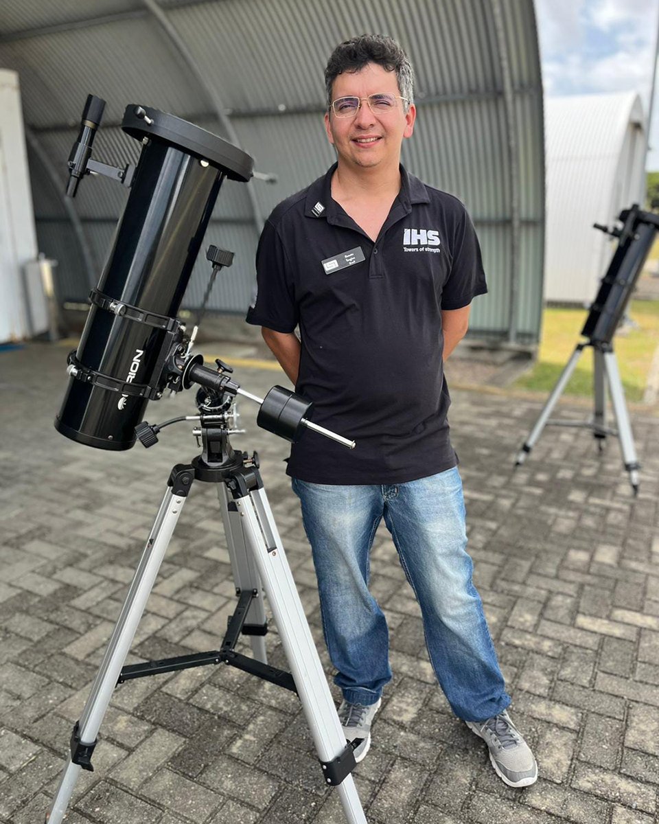 O professor Renato Targino, do Departamento de Física e Matemática, conquistou medalha de ouro na Olimpíada Brasileira dos Professores de Matemática do Ensino Médio (OPMbr), sendo um dos 20 docentes reconhecidos em todo o país por práticas inovadoras no ensino da Matemática.