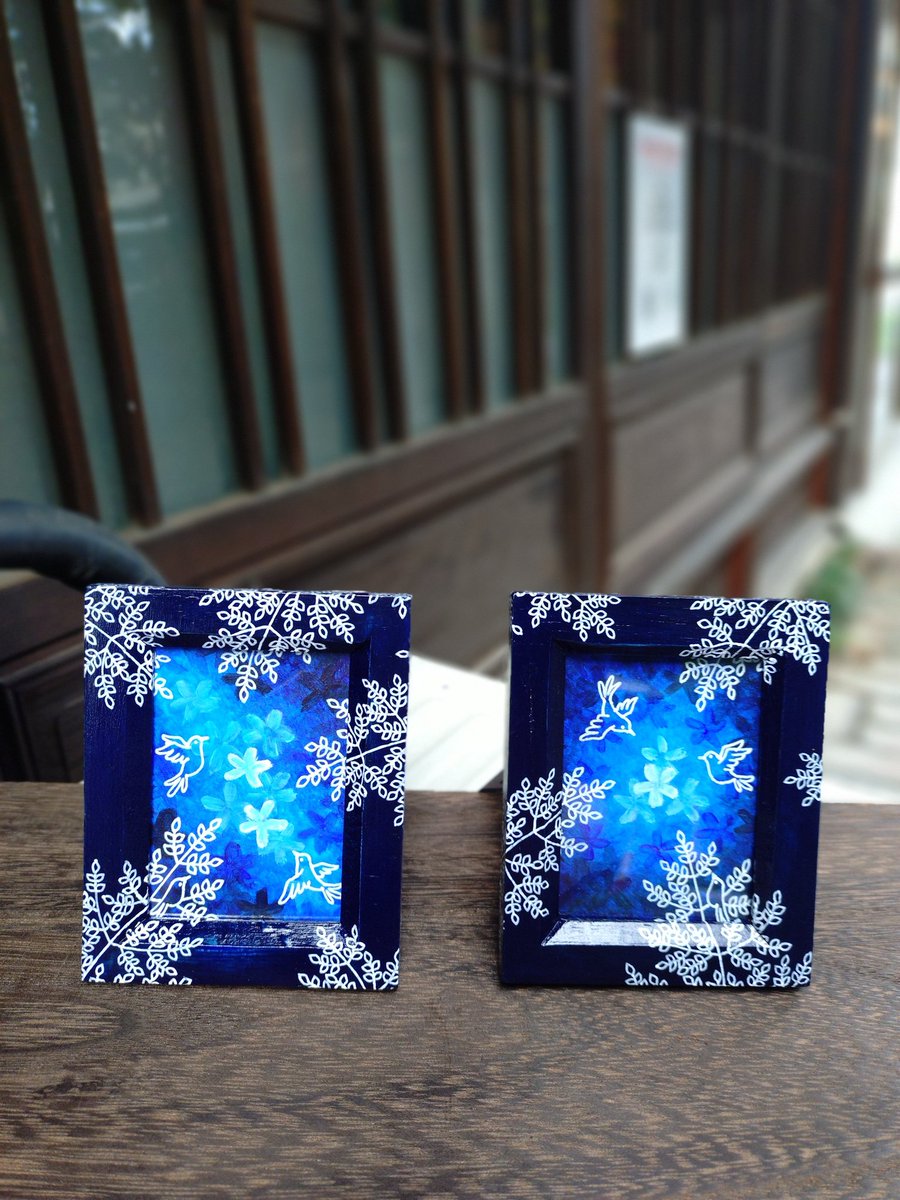 caoliodoli's tweet photo. 以前予告したクリスマスオーナメント間に合ってないです…ごめんなさい😢
代わりといっては何ですが
🌟ハロウィンの猫原画🐱チャリティー付き
🌟訳あり時計作品 特別価格にて
など原画いろいろ販売します!!
冬向きの絵多めです❄
#デザフェス62 #デザフェス62お品書き #Caoli https://t.co/3AMUZNwiAx