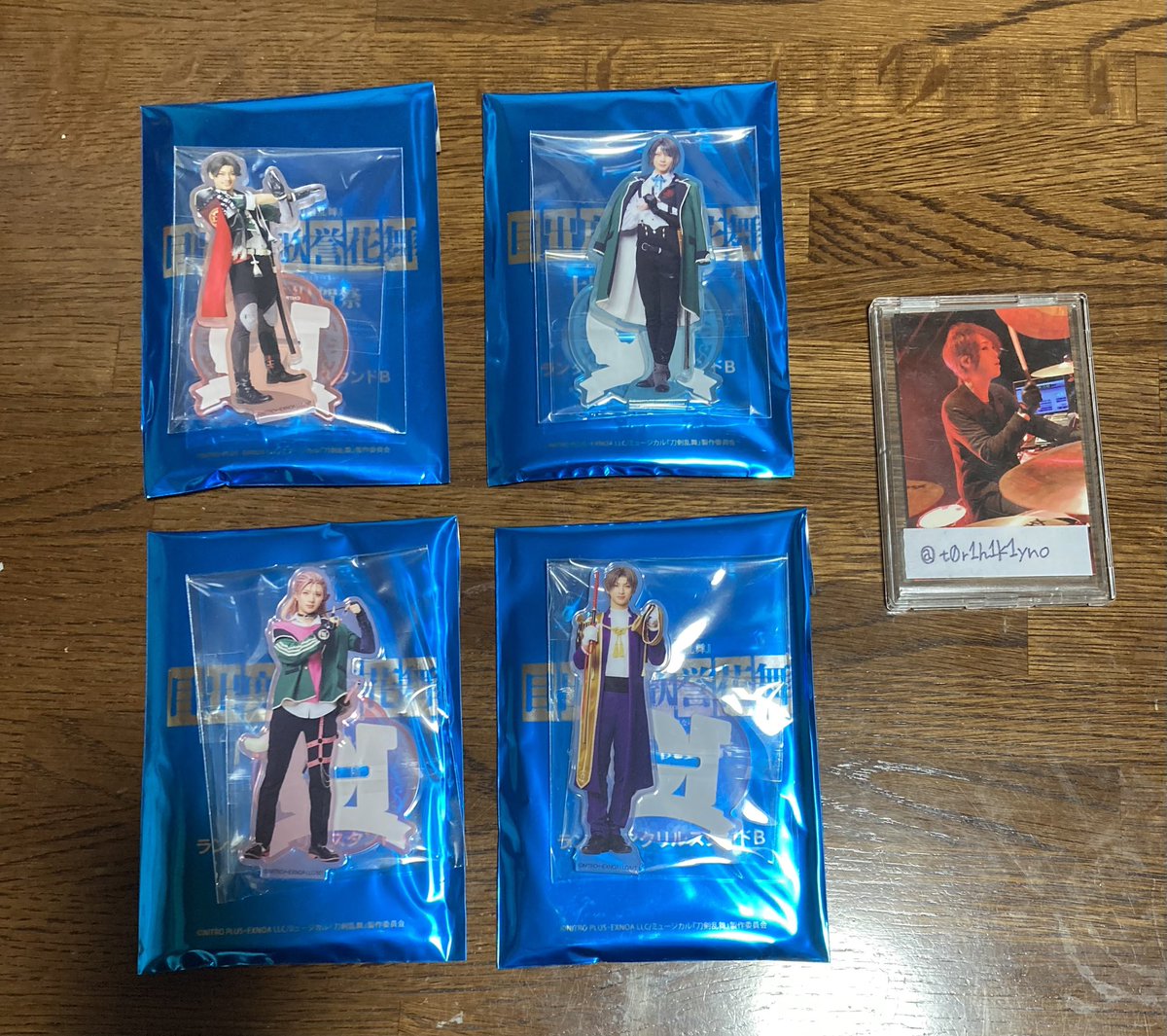 t0r1h1k1yno's tweet photo. 【譲渡】ミュージカル刀剣乱舞 刀ミュ 目���度歌誉花舞 十周年祝賀祭 アクリルスタンド アクスタ

譲→
❤豊前
⭐松井･⭐村雲･⭐長谷部
日向×2･浦島×1･一期×2･南海×2

求→定価+送料
❤は無印より2点、⭐は無印より1点同時にお迎え下さい。無印は単体譲渡可能です。

続く→ https://t.co/XCGX00U5Vu