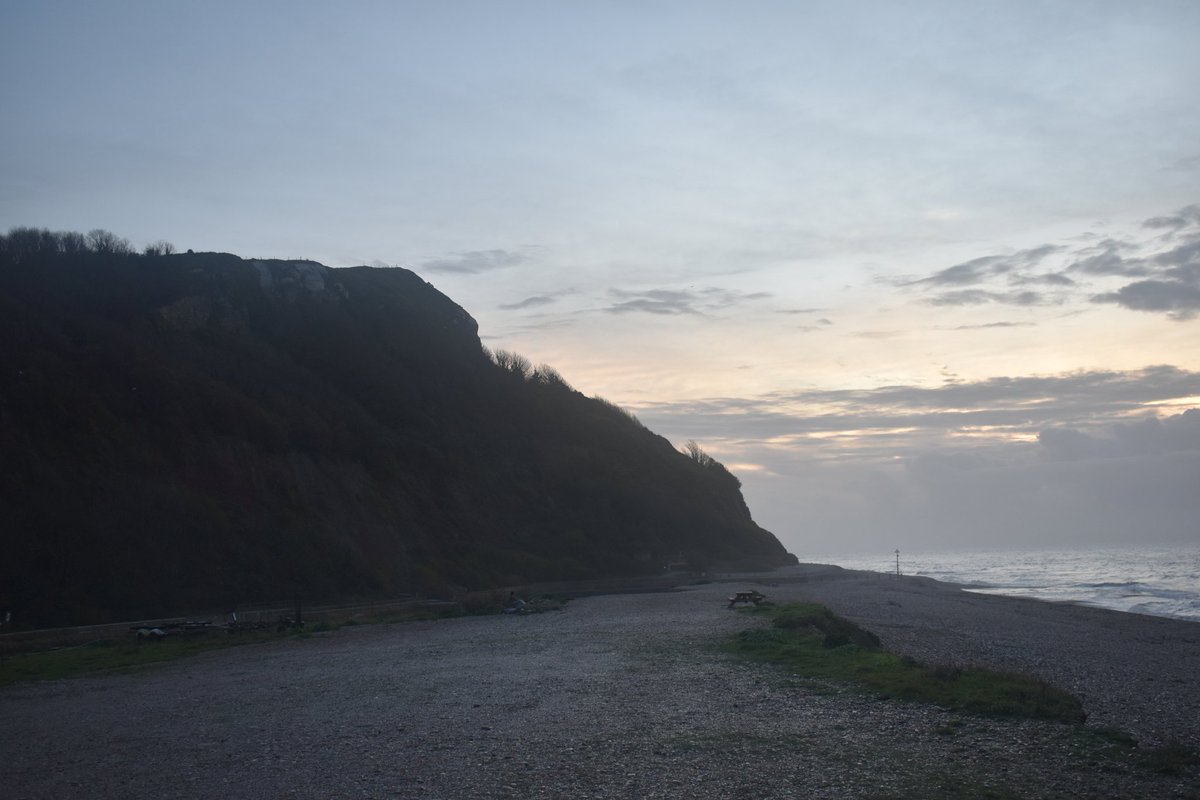 Cerberane's tweet image. More lovely views from my #walk around Seaton beach at #sunrise yesterday
#cliffs
#waves
#nature
#naturelovers
#naturephotography