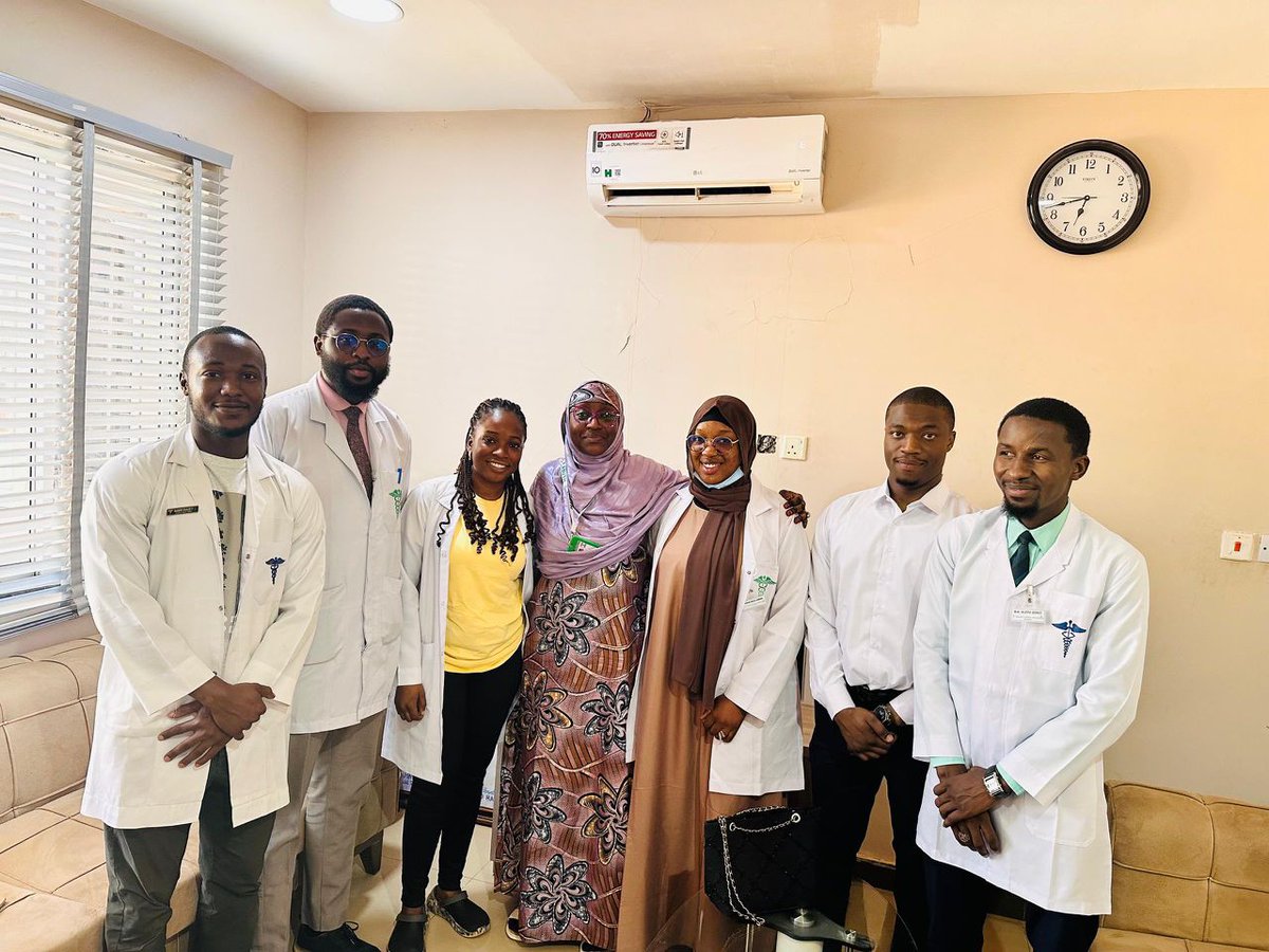 U17medics's tweet photo. Members of the Organizing Committee paid a courtesy visit to Dr. Aisha Mustapha, Consultant OBGYN, to appreciate her continued support and guidance towards our upcoming outreach!💜 https://t.co/aZE8PG8Wr0