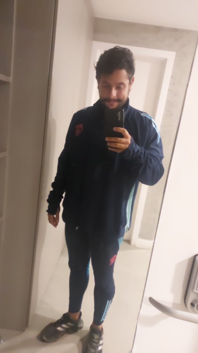 Estou pensando em voltaaaar a usar essa rede aqui.... MAS com a correria aqui, preciso saber o quanto faz sentido pra vocês.

Quero saber a opinião de vocês... achariam maneiro mais do dia a dia de fato com dicas de psi do esporte?

Ou começar a fazer algo mais Psi no geral? 🤔🧠