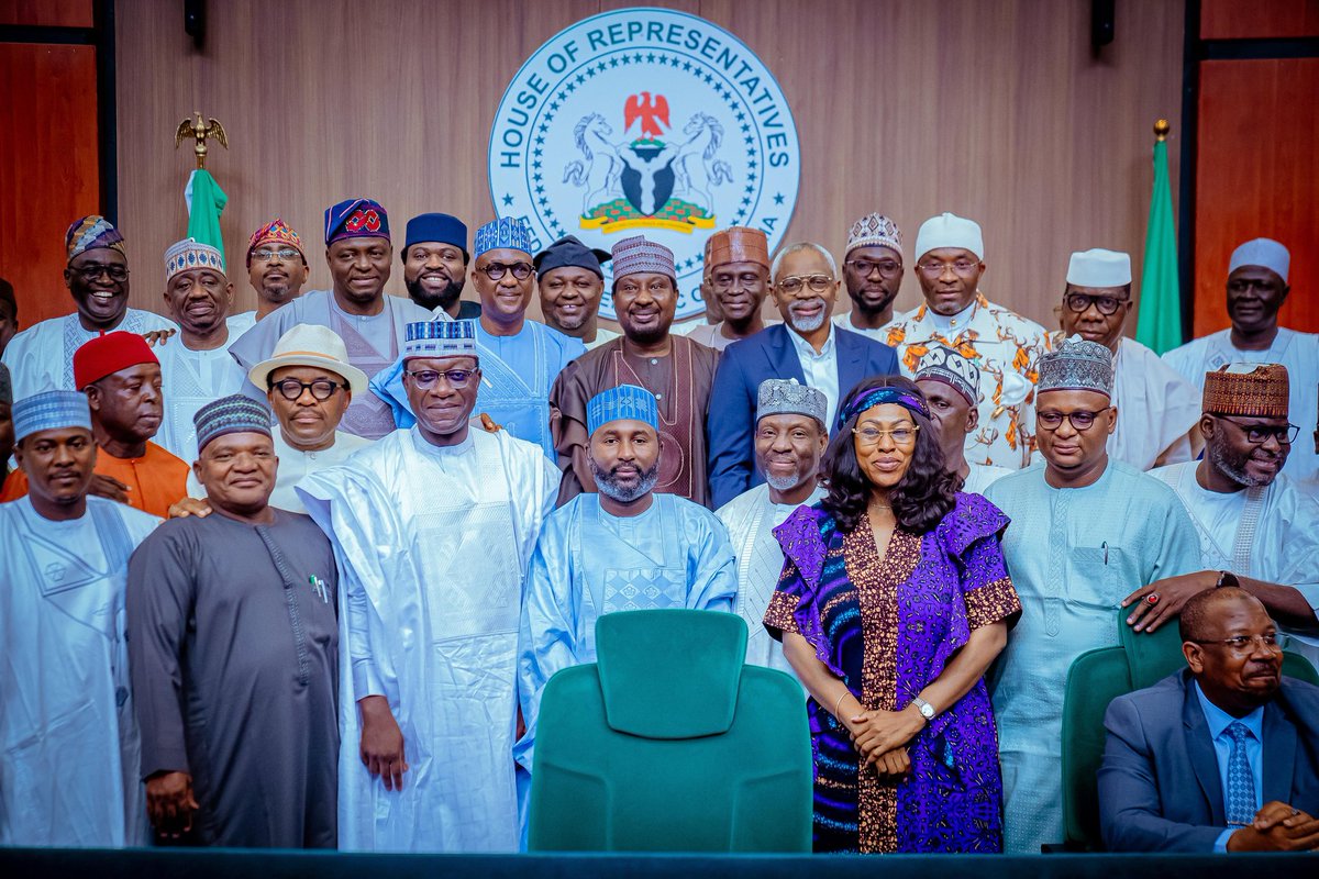 AbdulAbmJ's tweet photo. I formally joined the APC along Hon Koki . Warmly received in the Chamber by DSP, Sen. Barau Jibrin, Senate and House principal officers, COS  Rt. Hon. Femi Gbajabiamila, APC Nat Chairman, Prof. Nentawe Yilwatda, Dr. Abdullahi Umar Ganduje and other distinguished Kano APC leaders https://t.co/Gcd9mdq6r4