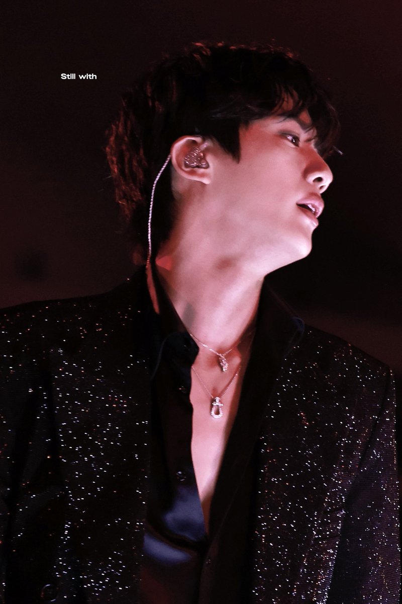 横顔、美しすぎる‥ #RUNSEOKJIN_epTOUR_ENCORE