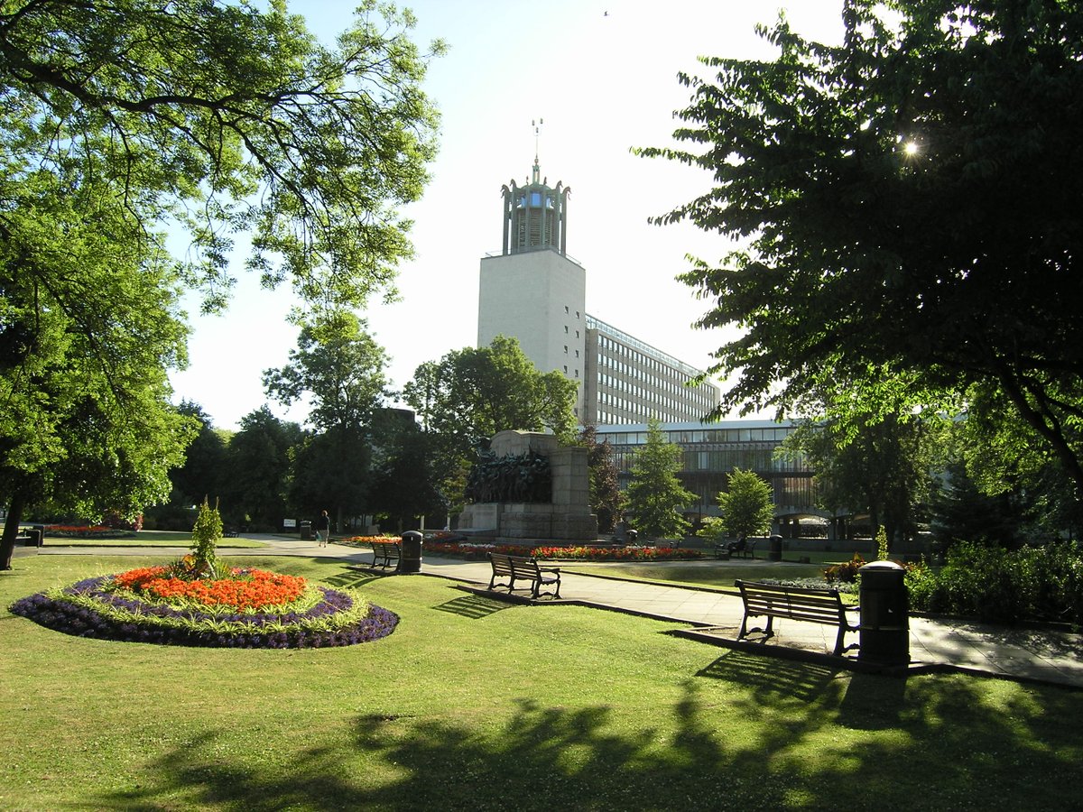 NCLalumni's tweet image. Happy birthday to our neighbour Newcastle Civic Centre, which was officially opened on this day in 1968! 🎉 

Did you know that graduation ceremonies were held at the Civic Centre in 2015/16 when King&apos;s Hall was being renovated? 🎓